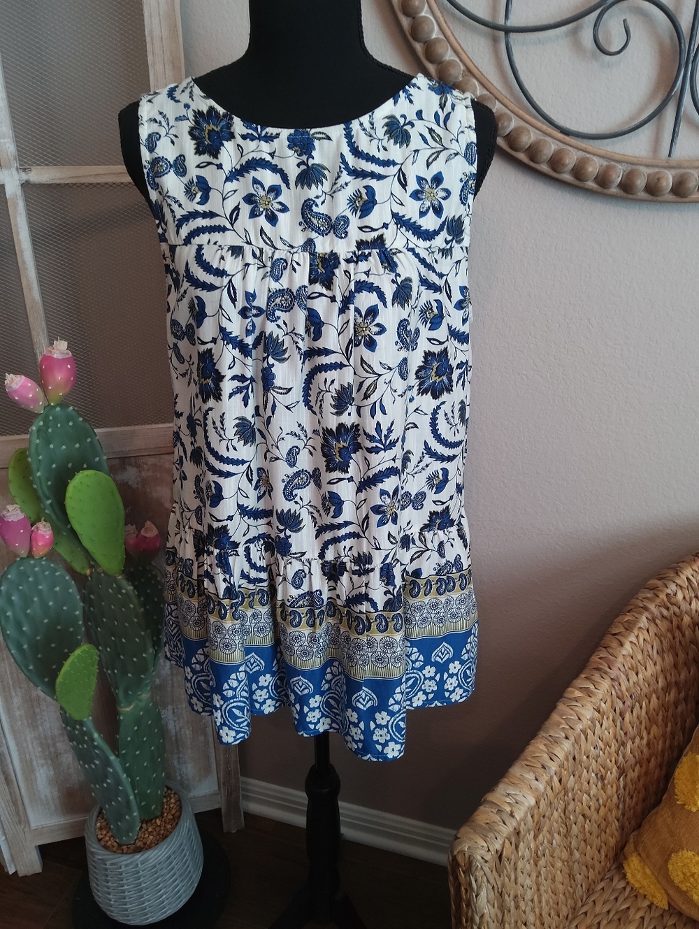 beachlunchlounge White Top Blue Floral Print and Gold Accents
